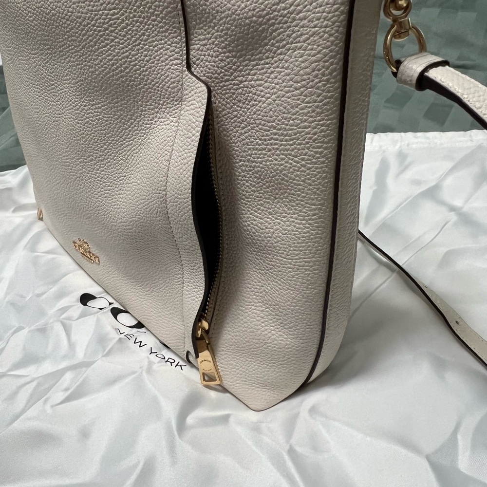 Coach White Leather Bag - Picture 2 of 13